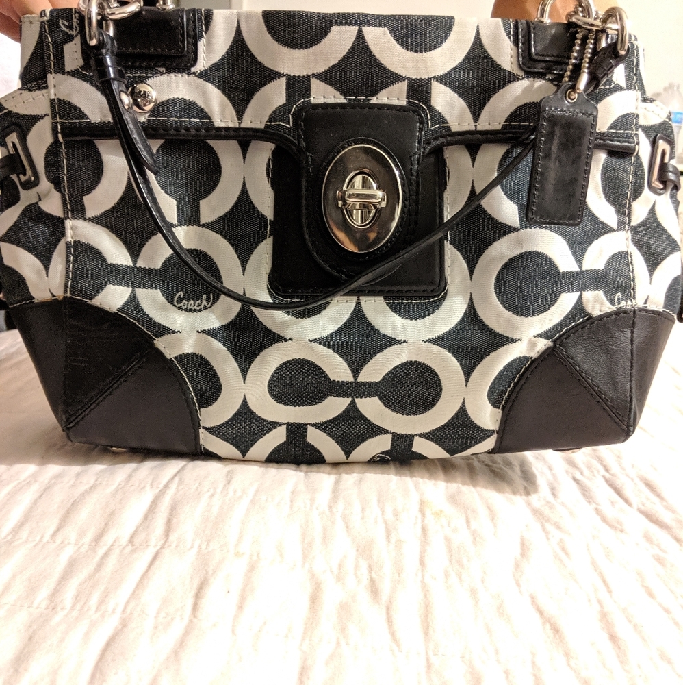 Coach Peyton Carry All Tote Bag